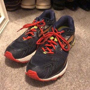 Brooks Ravenna 6 in size 9.5 only worn a few times